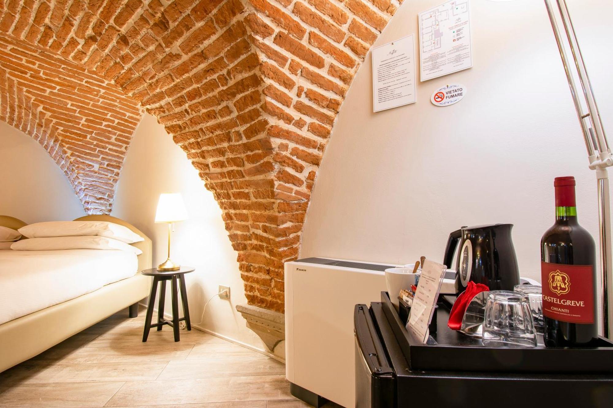 N4U Guest House Florencja Zewnętrze zdjęcie