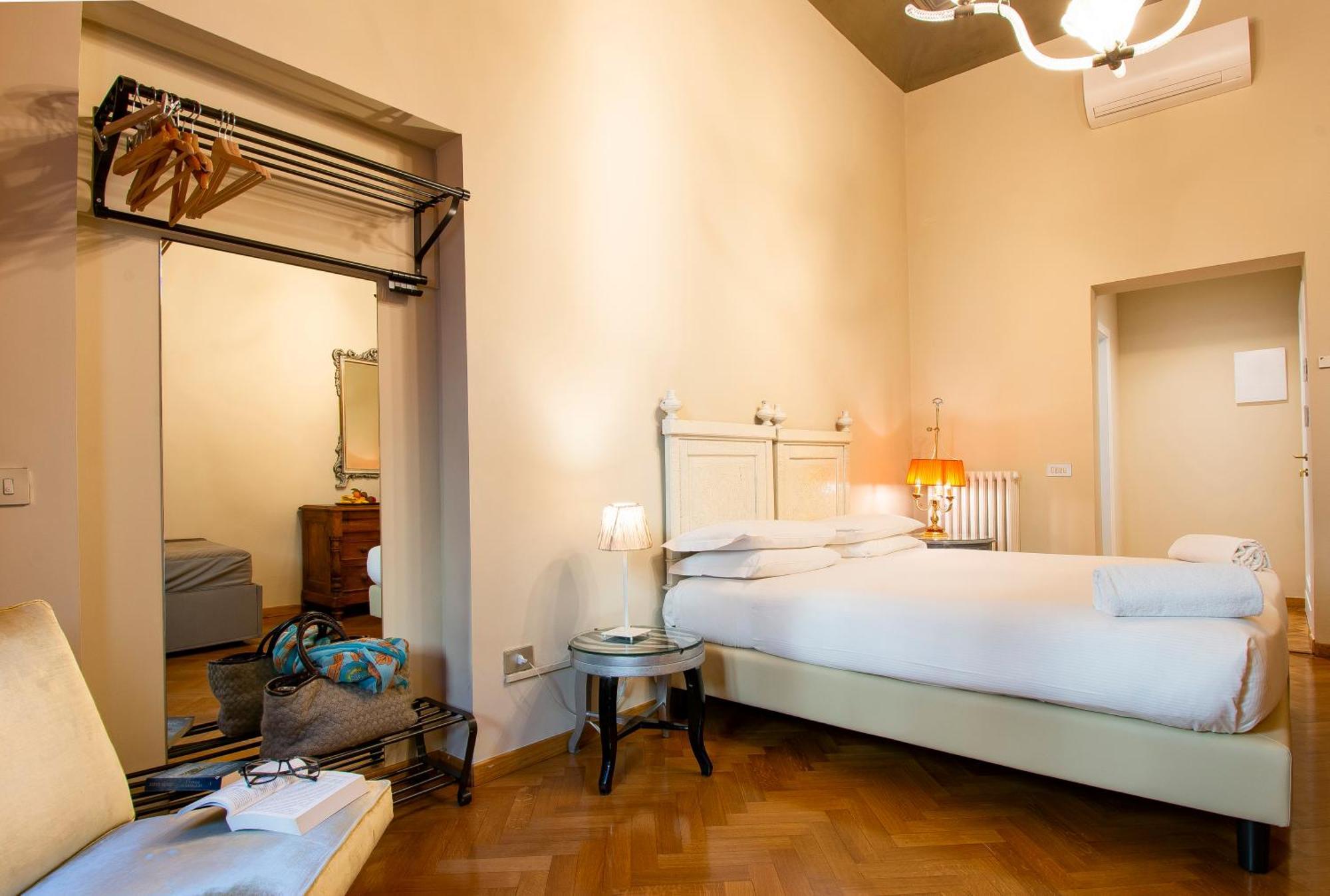 N4U Guest House Florencja Zewnętrze zdjęcie