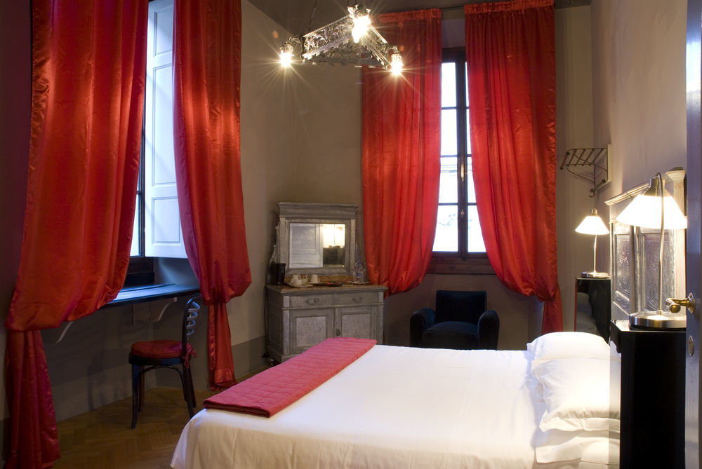 N4U Guest House Florencja Zewnętrze zdjęcie